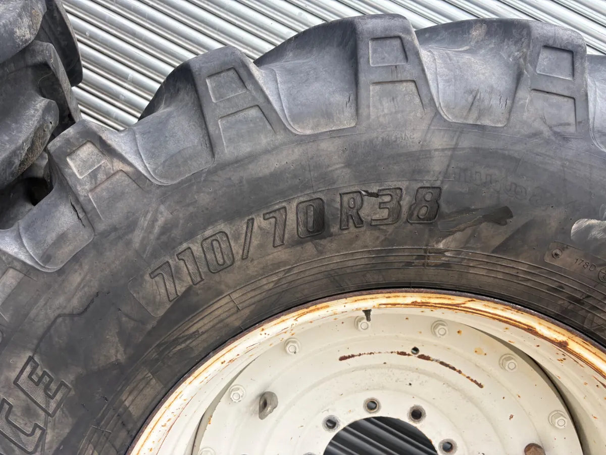 710/70/38 new Holland 10 stud wheels - Image 2