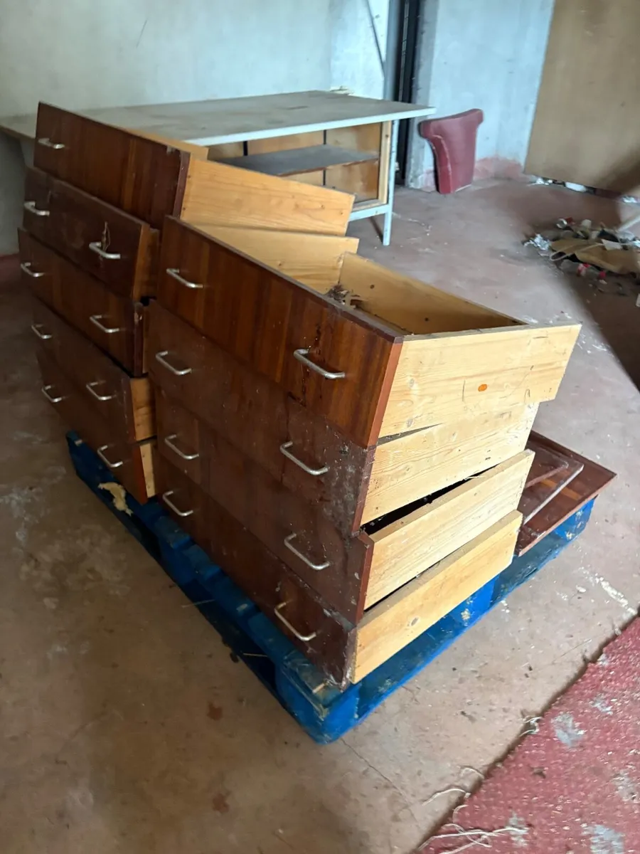 Kitchen drawers and doors - Image 1