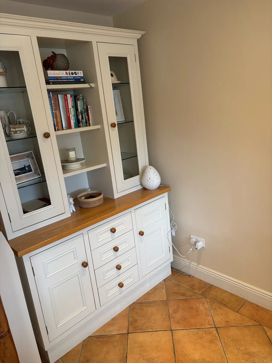 Dresser - Image 3