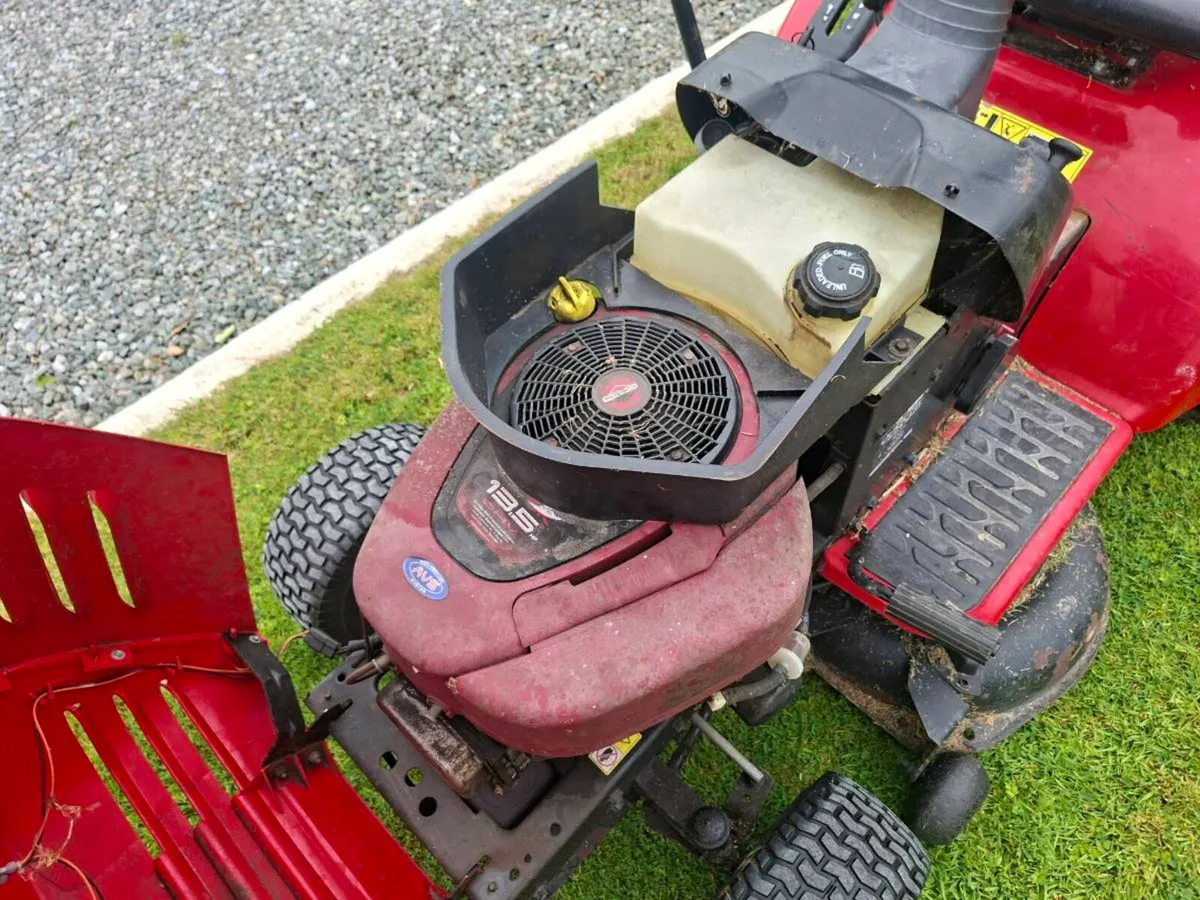 Jonsered Ride-on Lawnmower - Image 4
