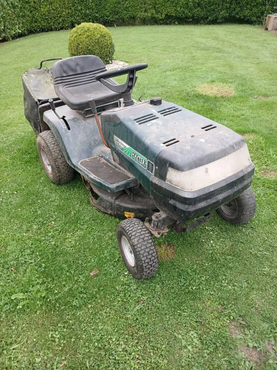 Hayter 13.5 hp Briggs engine / starts & drives - Image 2