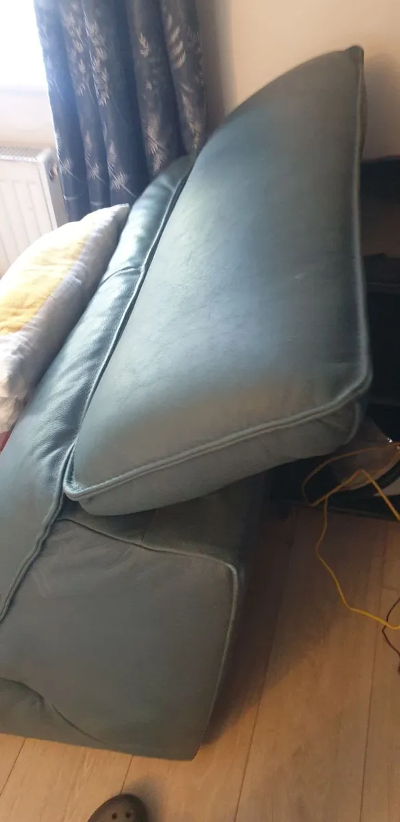 C sofa and chaise lounges - Image 3
