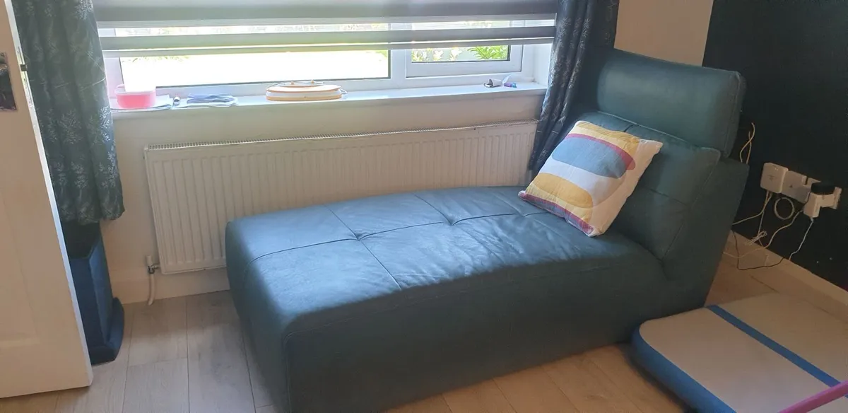 C sofa and chaise lounges - Image 4
