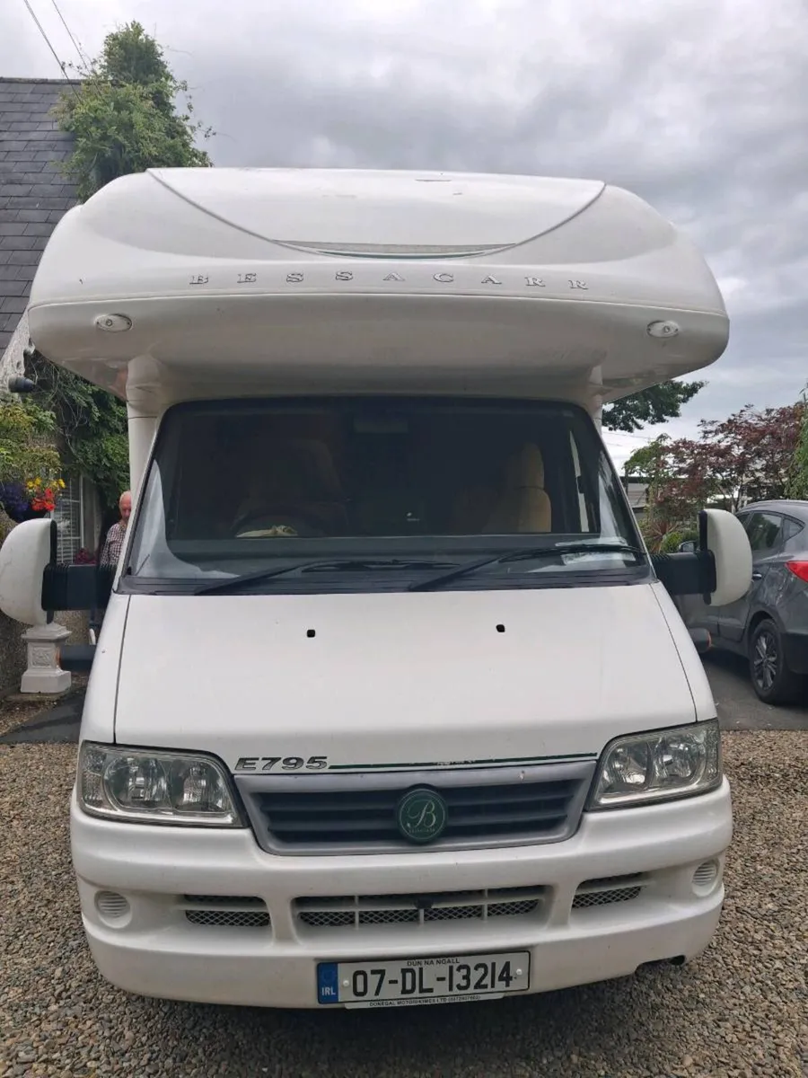5/6 berth fiat Ducato/Bessacar/A class motorhome - Image 3