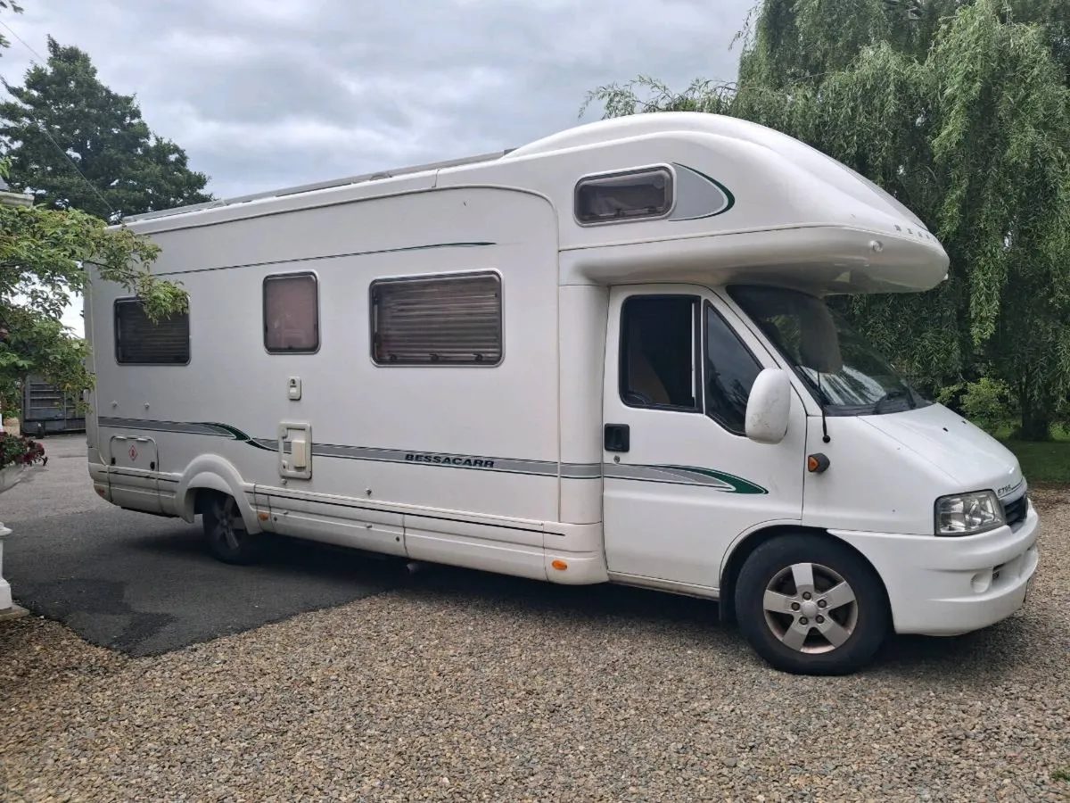 5/6 berth fiat Ducato/Bessacar/A class motorhome - Image 4
