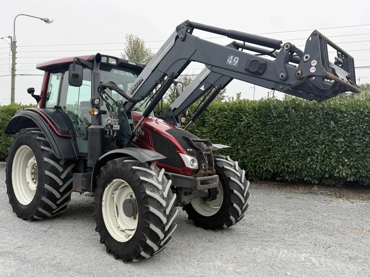 2014 Valtra N103 HiTech 5 with Loader - Image 2