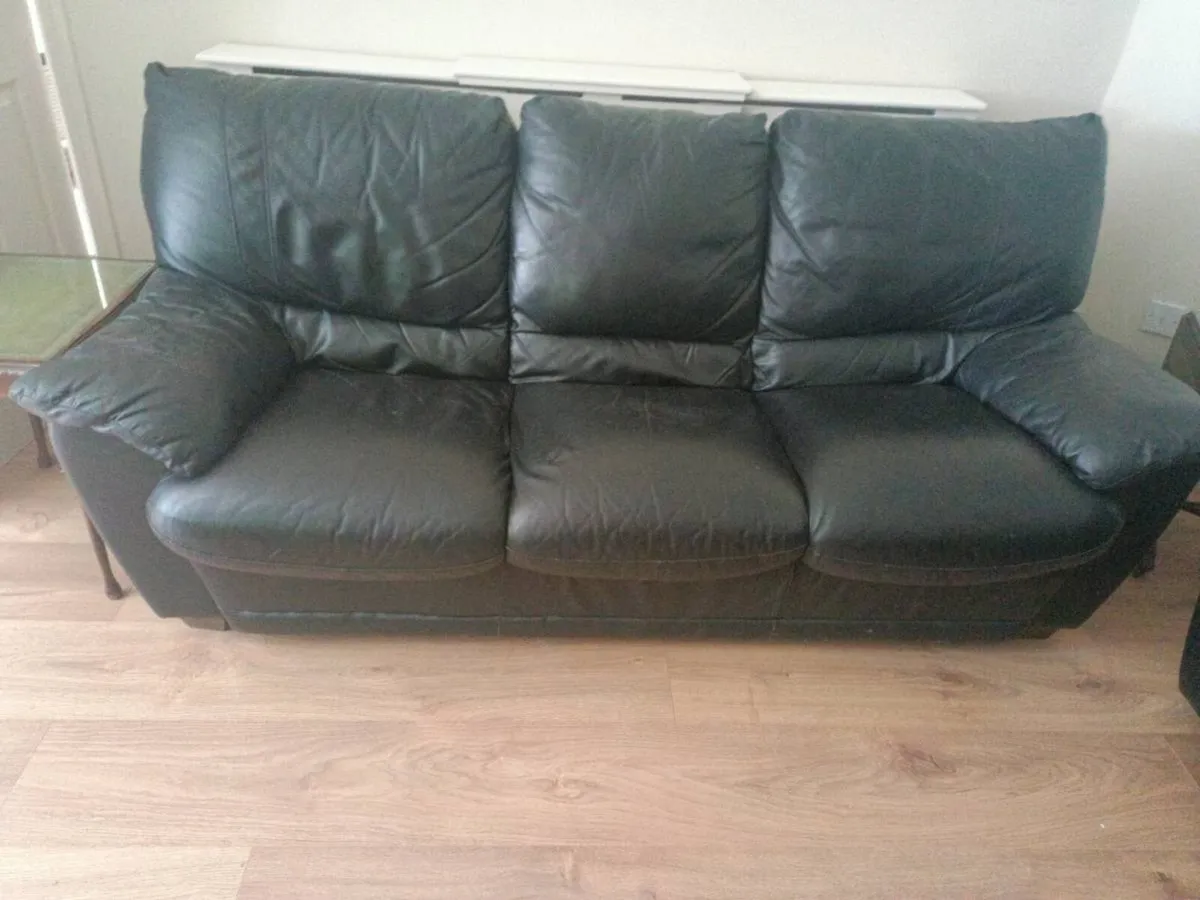 Black leather couch - Image 1
