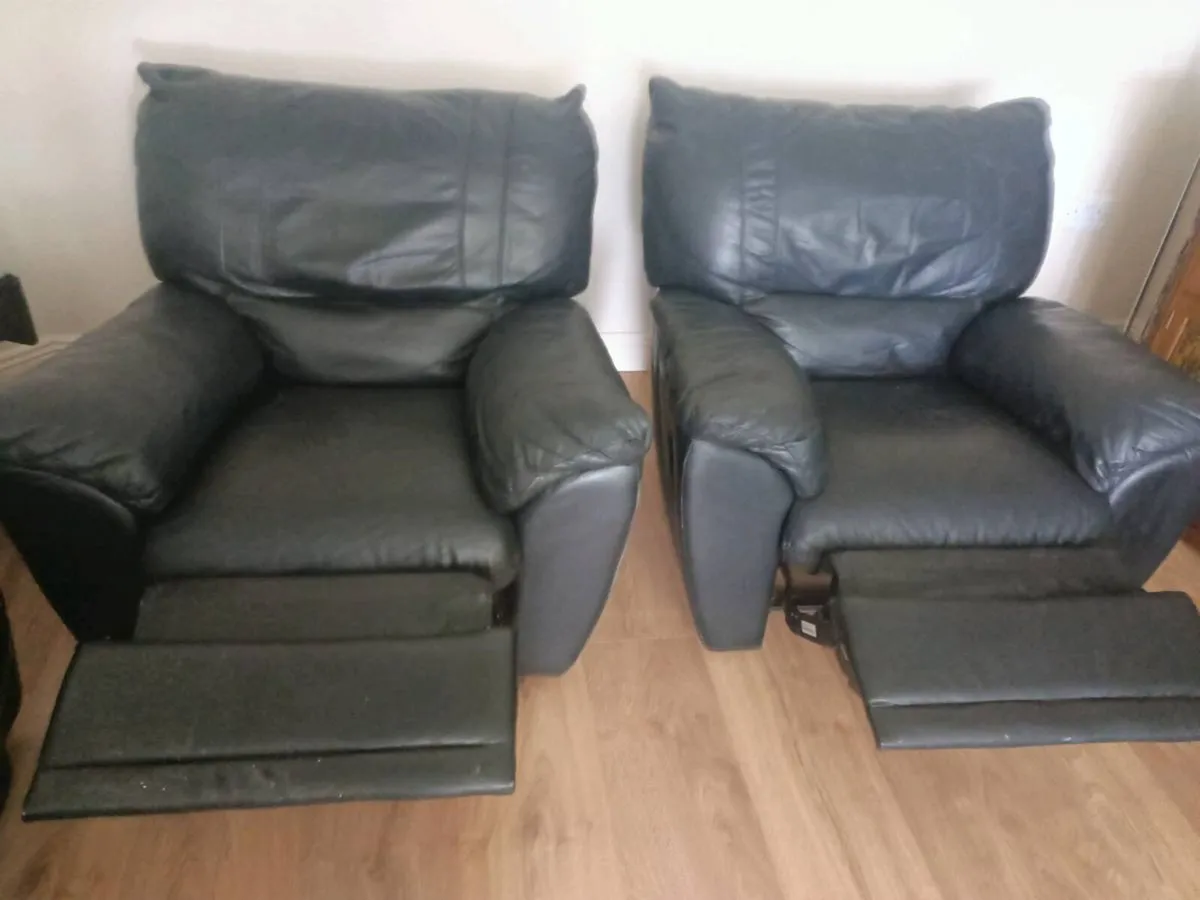 Black leather couch - Image 3