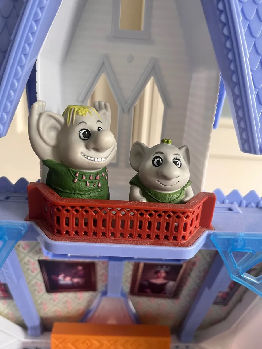 Frozen castle - Image 4