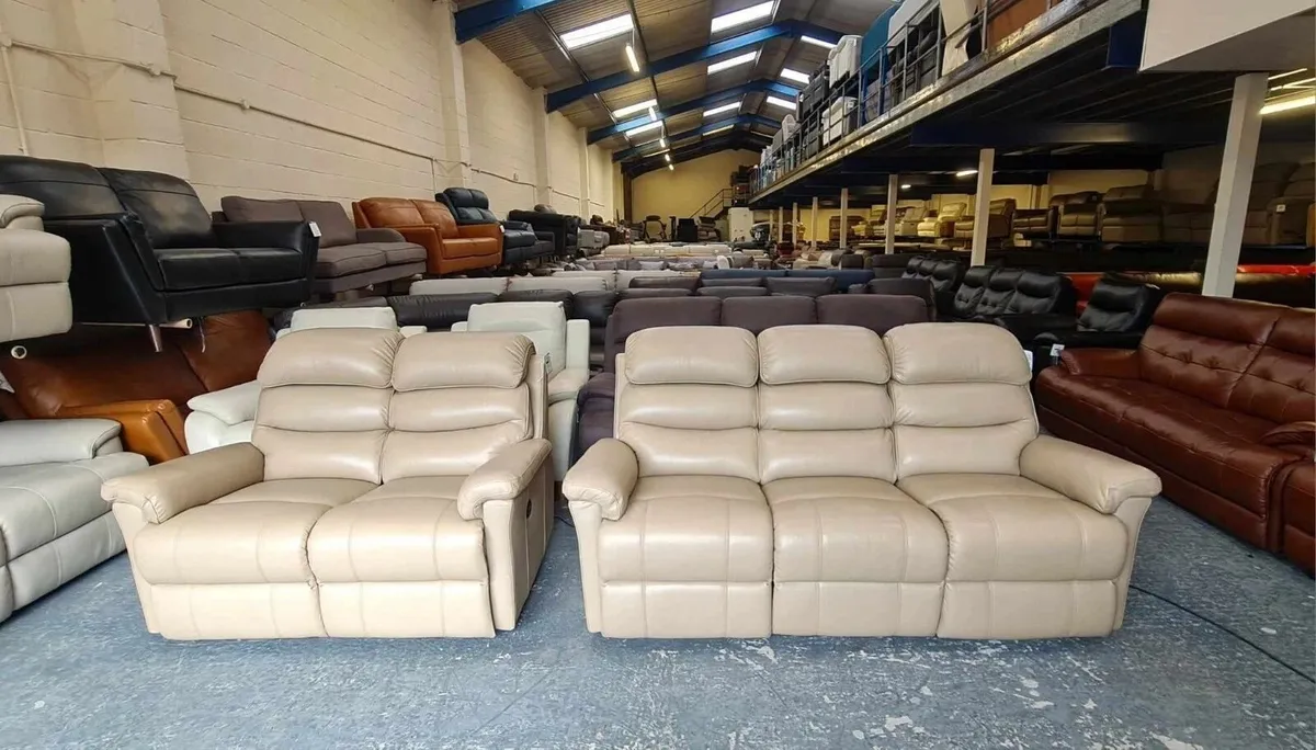La-z-boy cream leather electric 3+2 seater sofas - Image 2