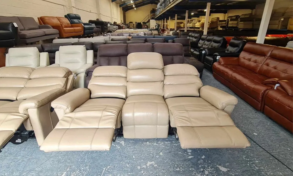 La-z-boy cream leather electric 3+2 seater sofas - Image 4