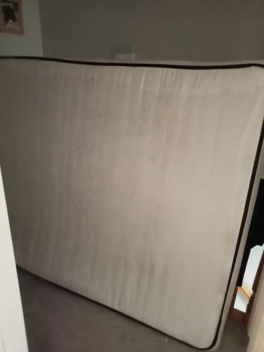 King Mattress free - Image 2
