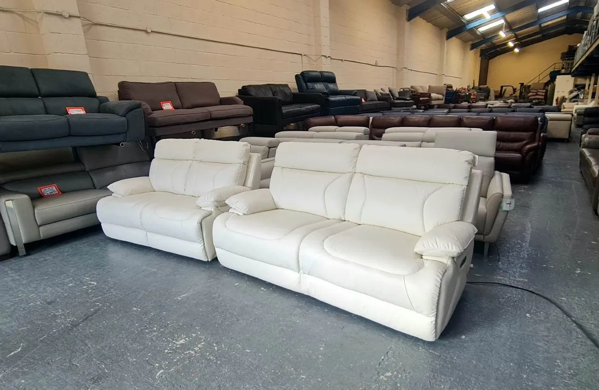 La-z-boy ivory leather 3+2 seater sofas - Image 1