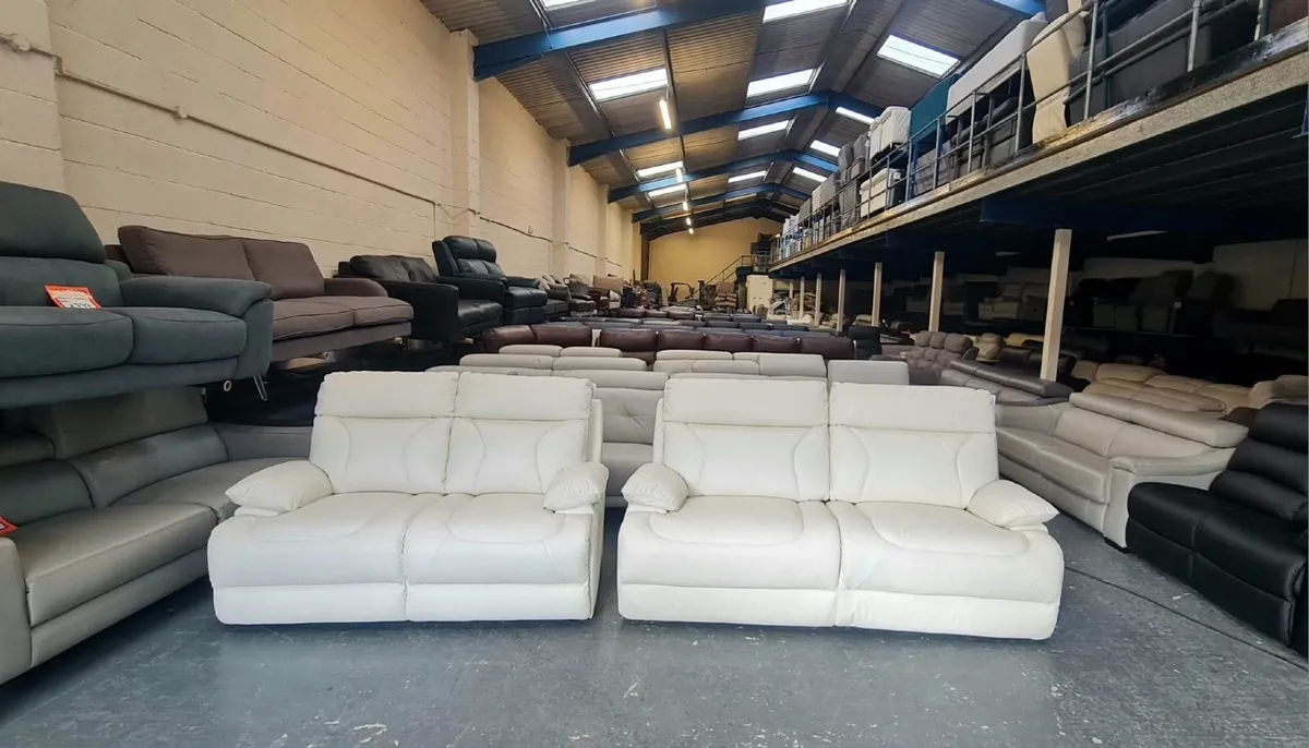 La-z-boy ivory leather 3+2 seater sofas - Image 2