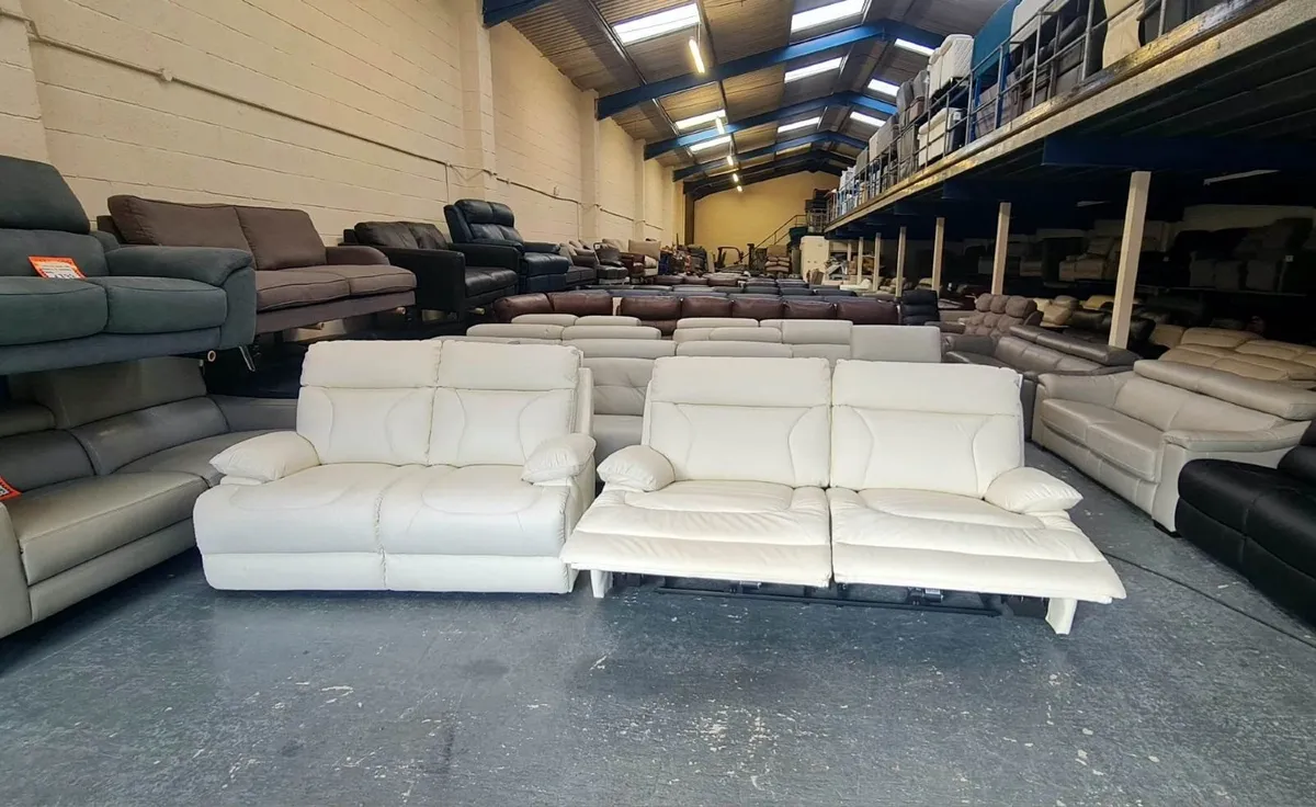 La-z-boy ivory leather 3+2 seater sofas - Image 3