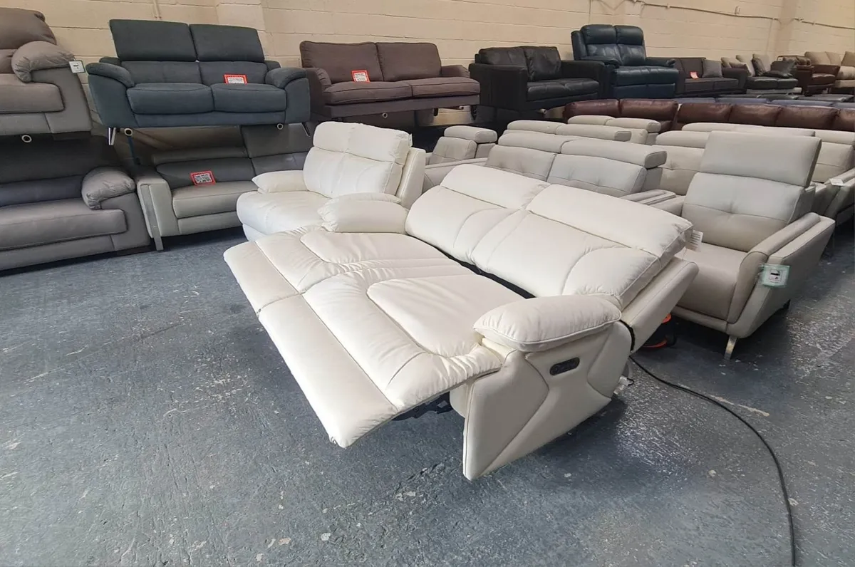 La-z-boy ivory leather 3+2 seater sofas - Image 4