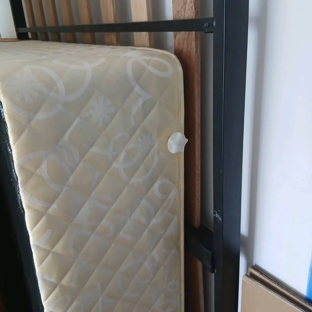 Double bed. - Image 3