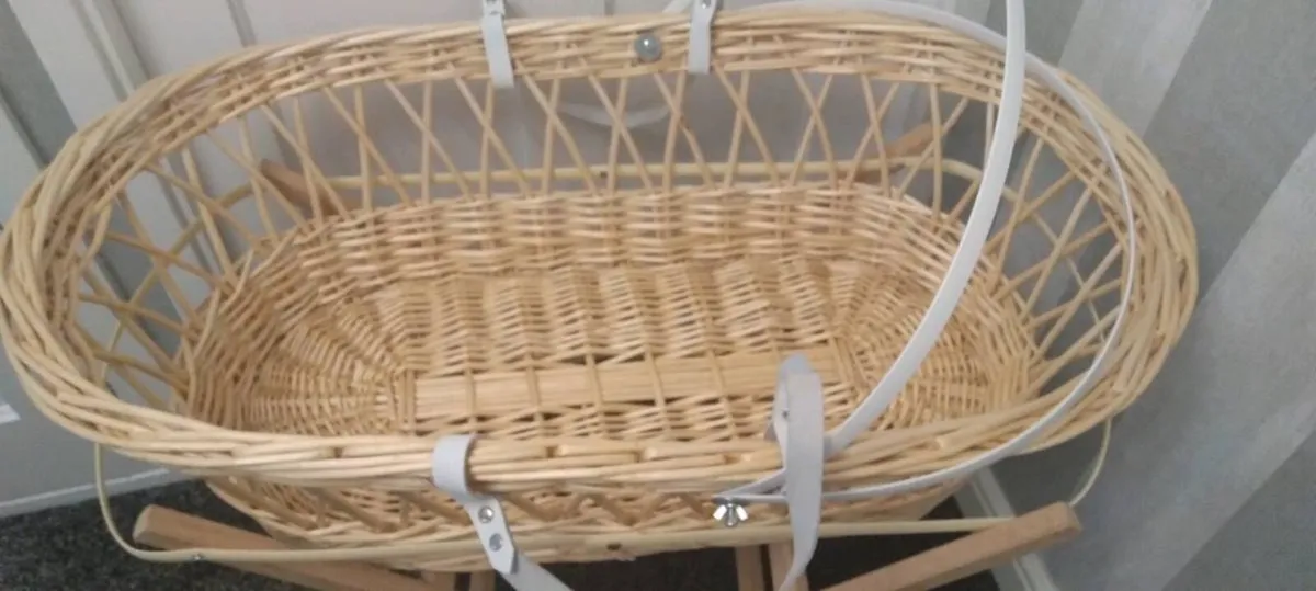 Baby moses basket - Image 2