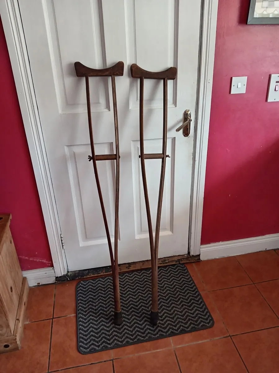 WW2 crutches