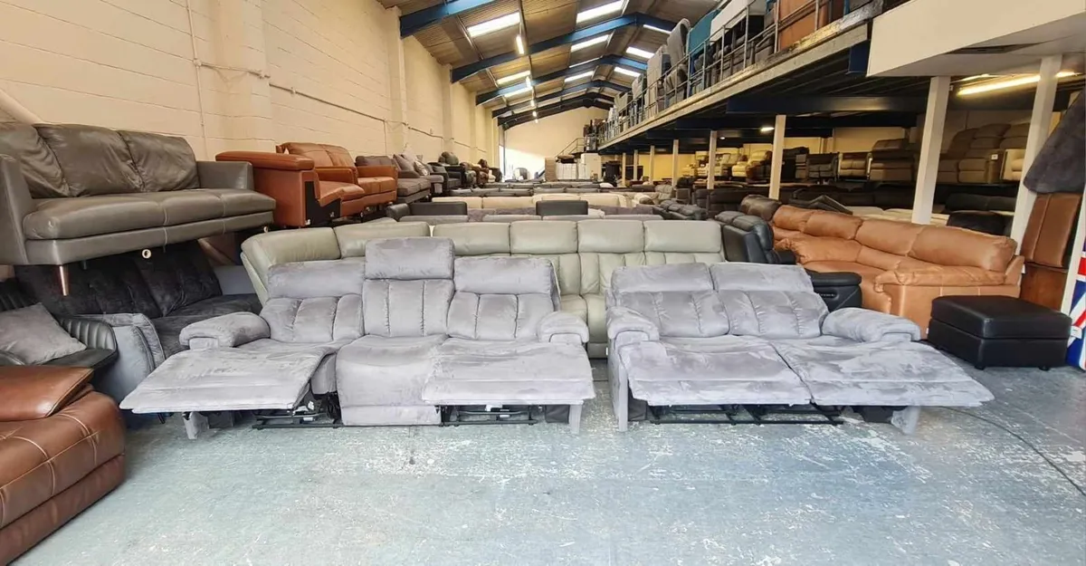 La-z-boy mid grey fabric 3+2 seater sofas - Image 3