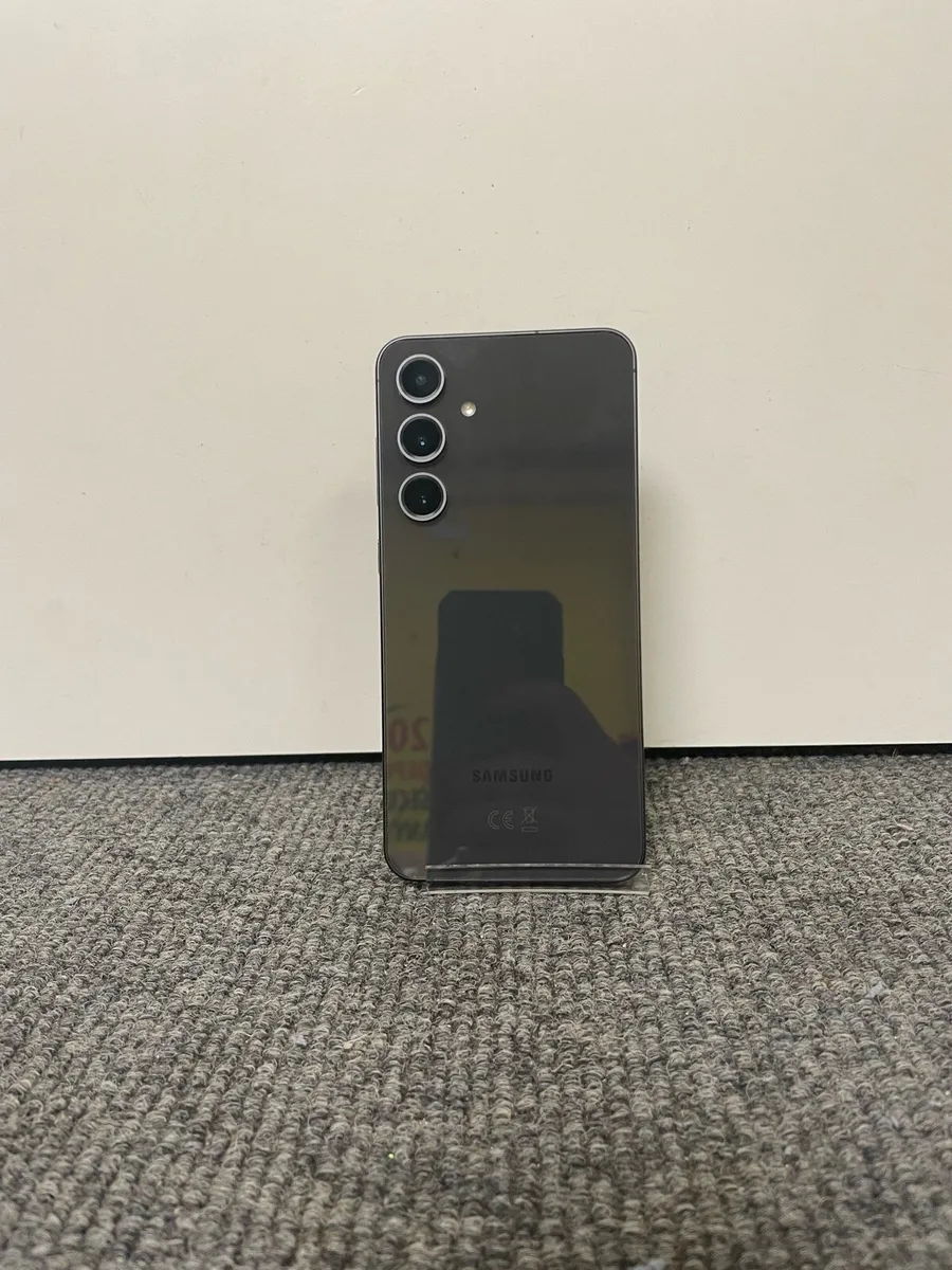 Samsung S24 FE - Image 1