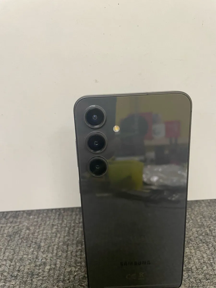 Samsung S24 FE - Image 2
