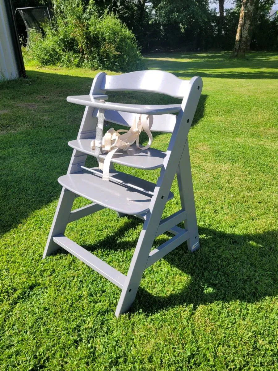 High chair - Image 1