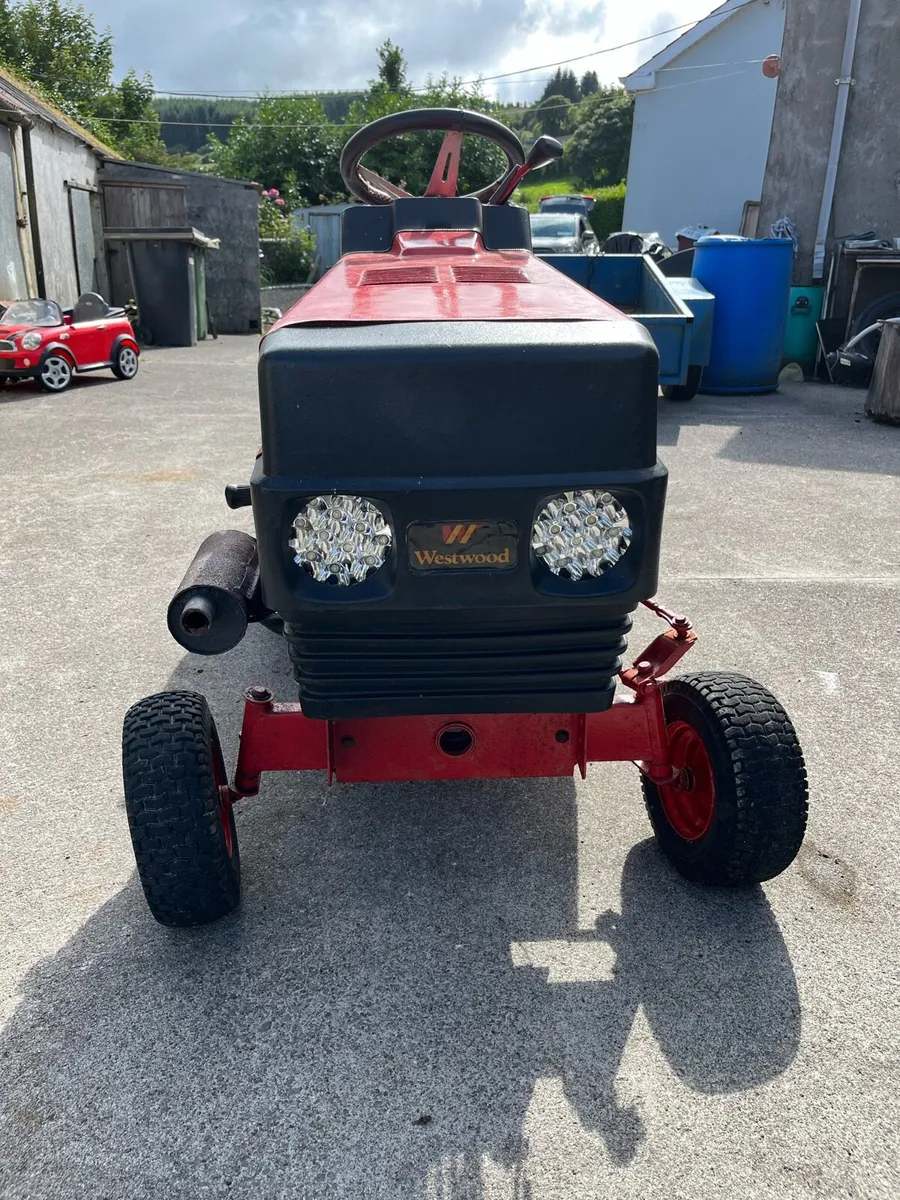 Westwood vintage ride on lawnmower - Image 2
