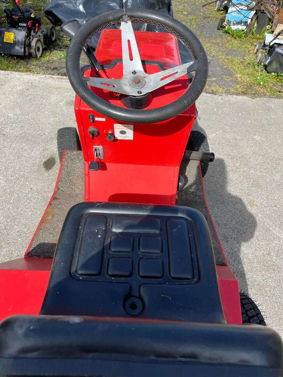 Westwood vintage ride on lawnmower - Image 3