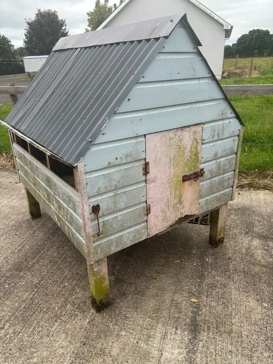 Chicken coop - Image 1