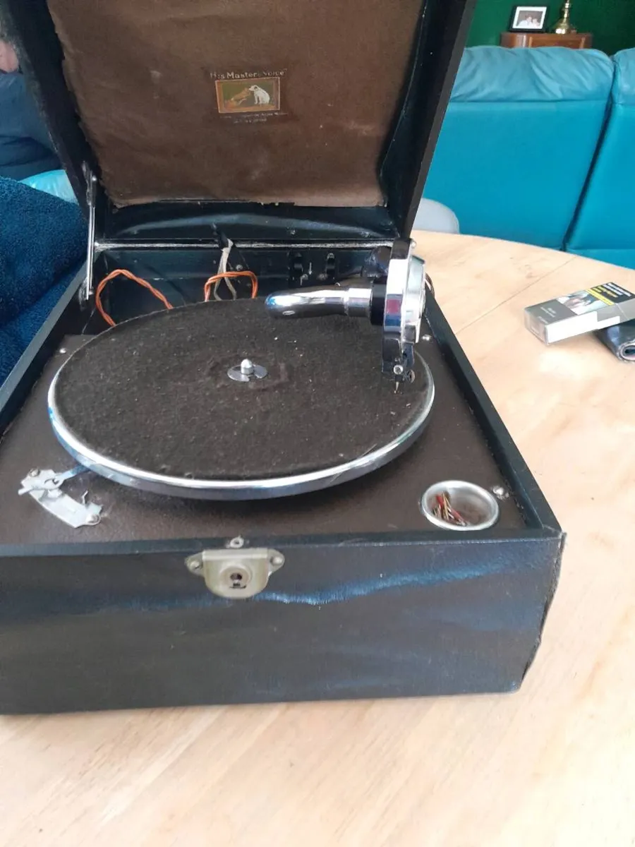 Vintage record player - Image 3