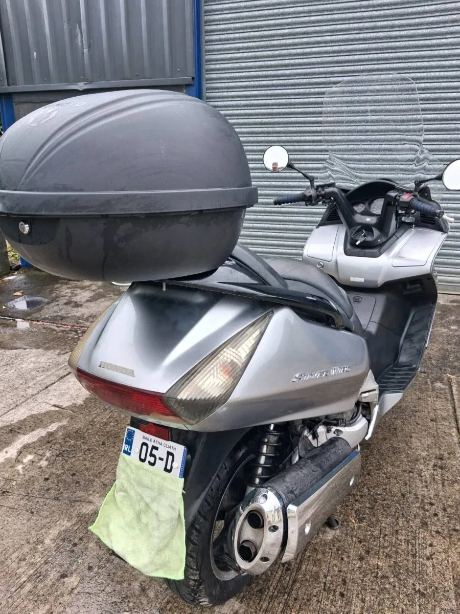 Motorbike - Image 3