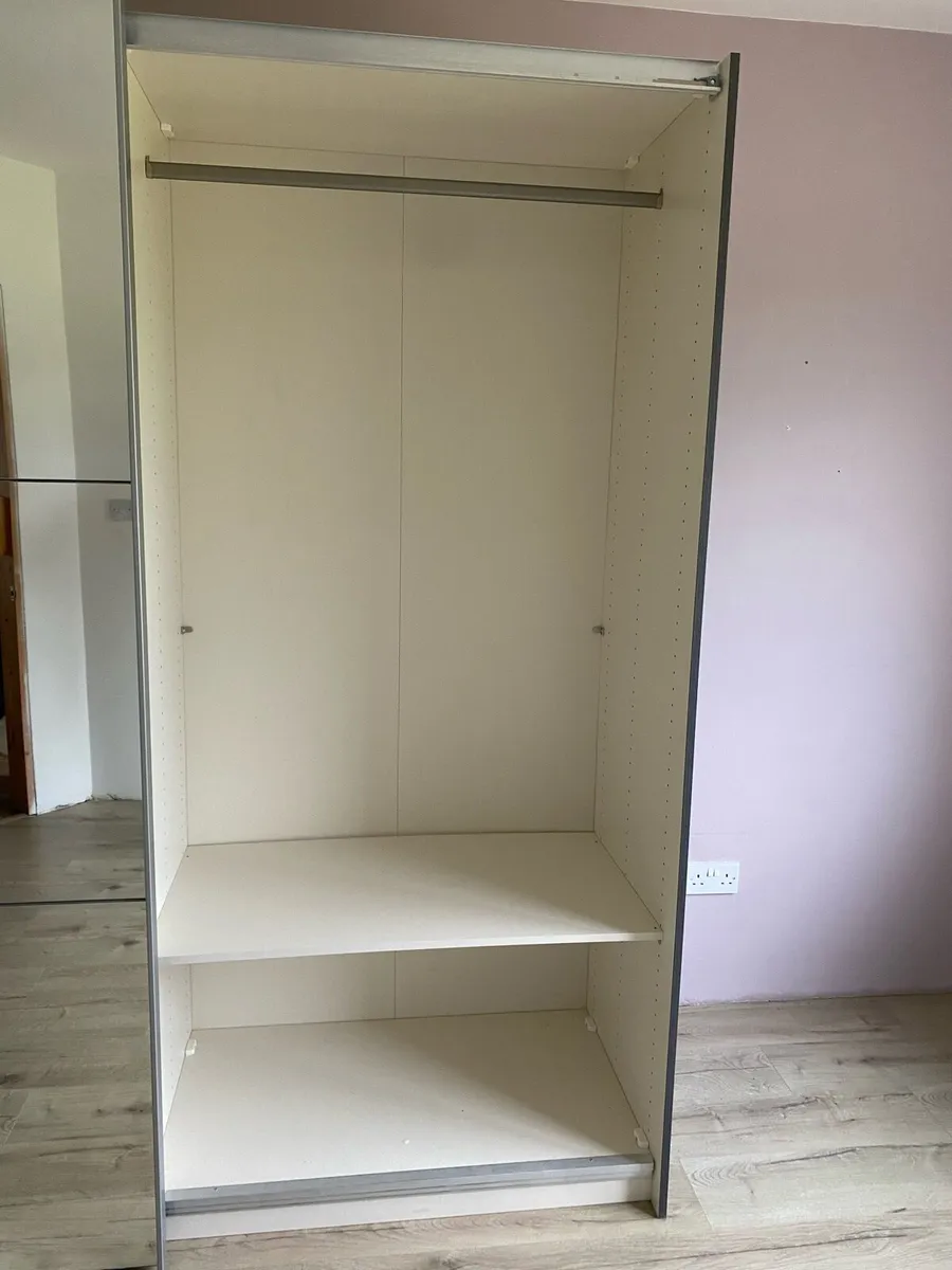 2 door sliderobe - Image 3