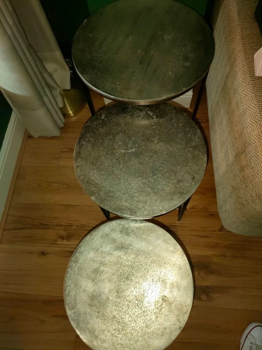 Nest of tables - Image 4