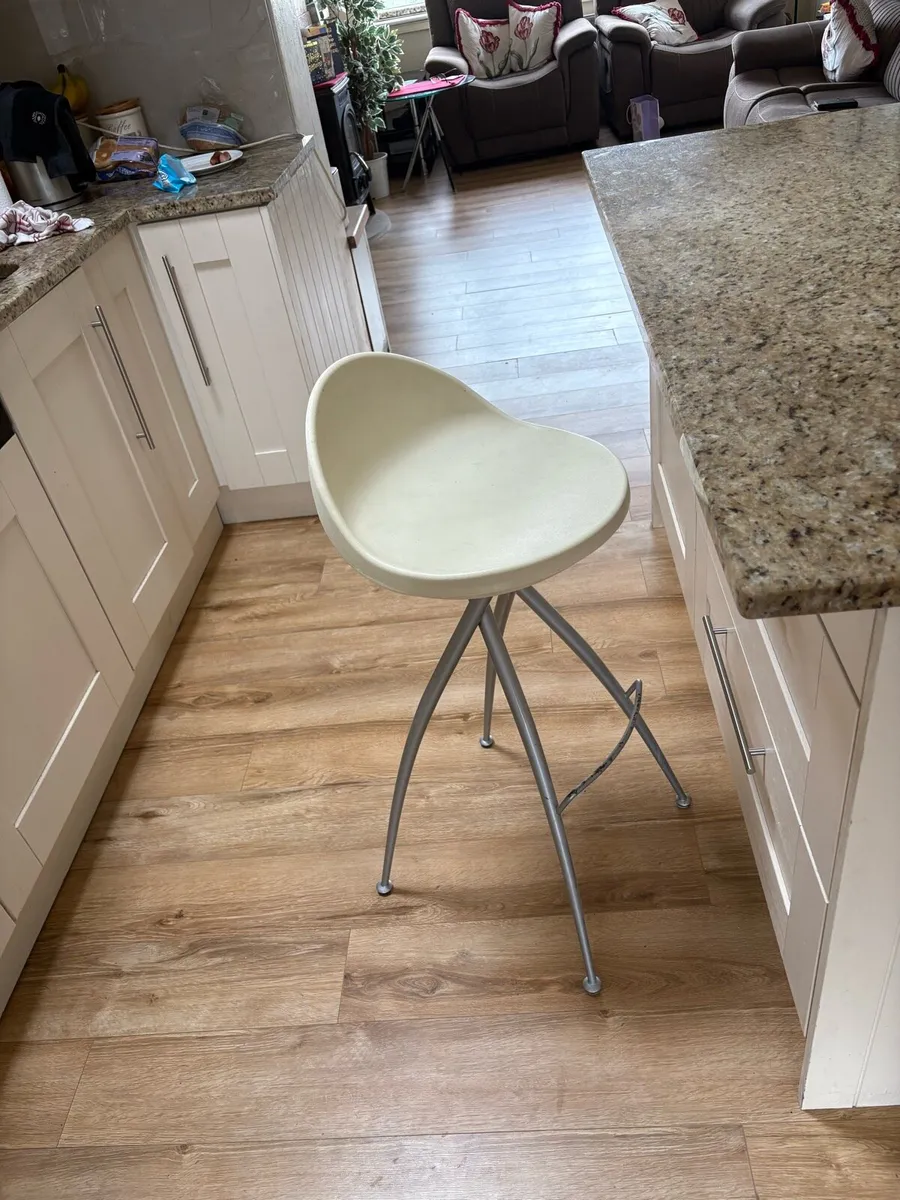 Island high stools - Image 1