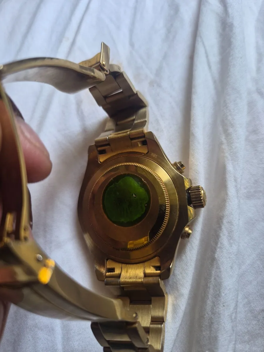 Gold-coloured fashion watch (Replica / Not origina - Image 3