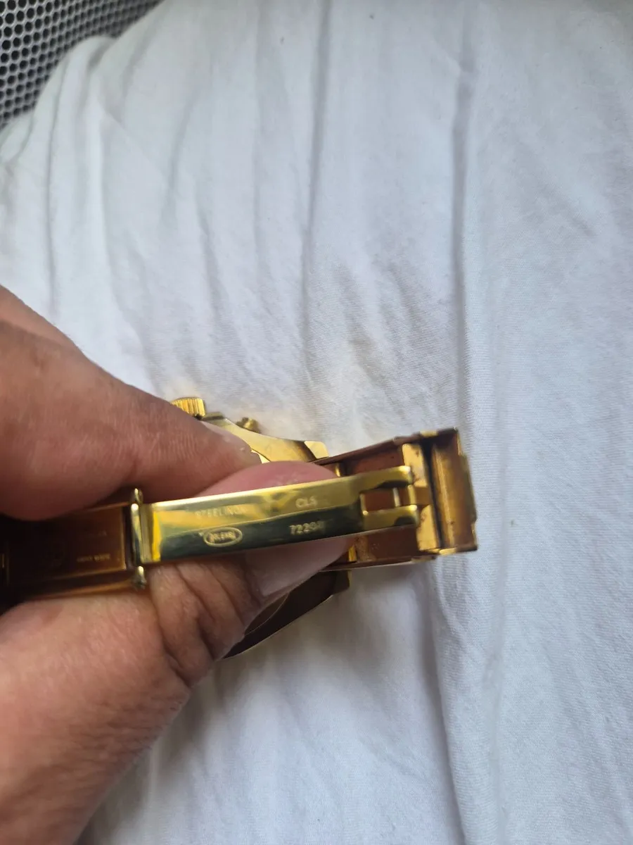 Gold-coloured fashion watch (Replica / Not origina - Image 4