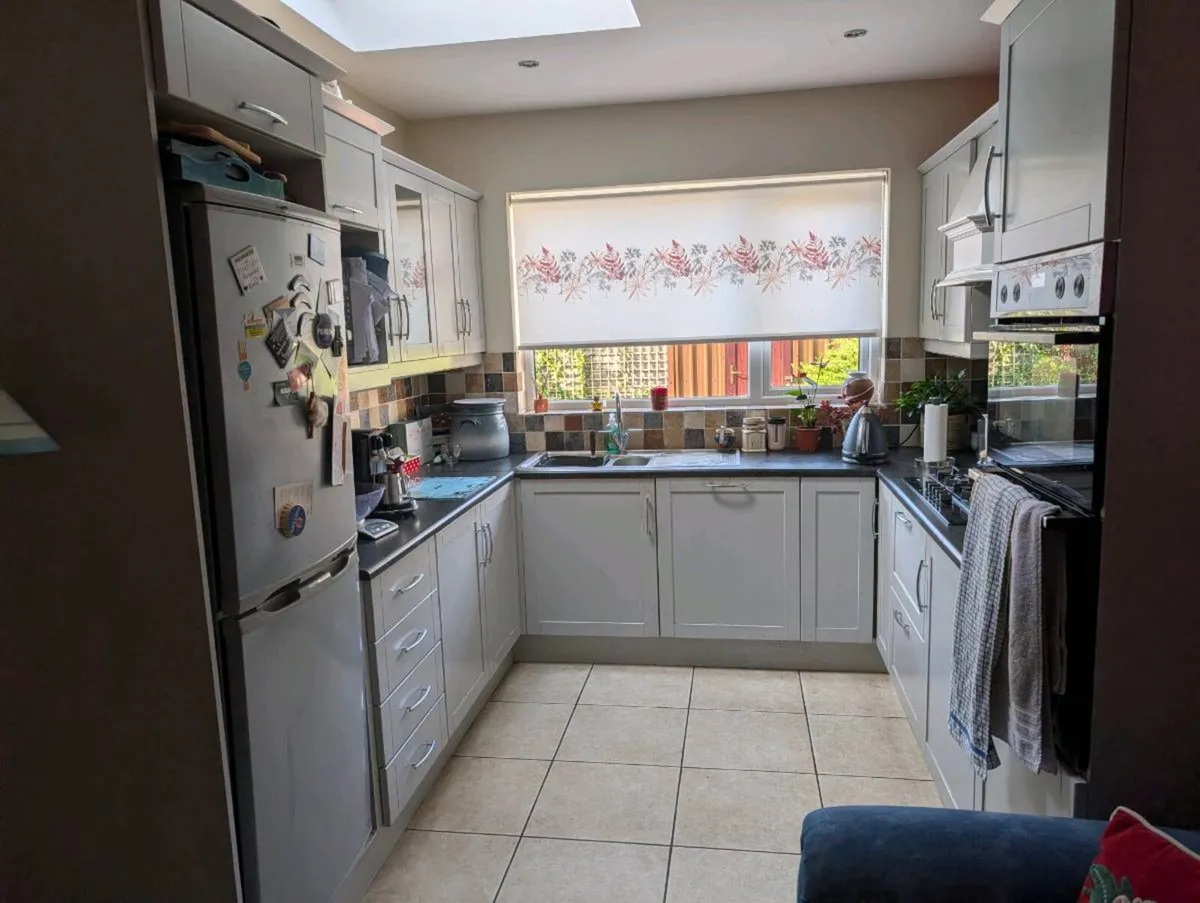 Kitchen units - Image 1