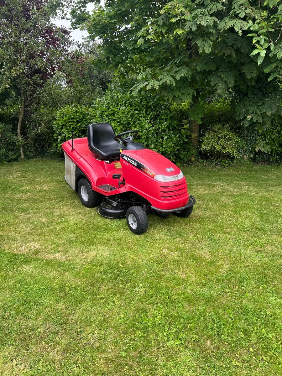 Honda lawnmower - Image 1