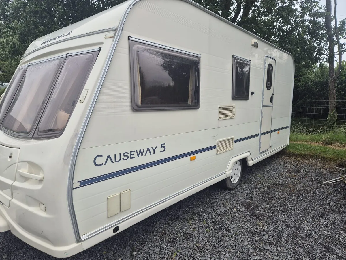 Avondale 5 berth caravan - Image 4