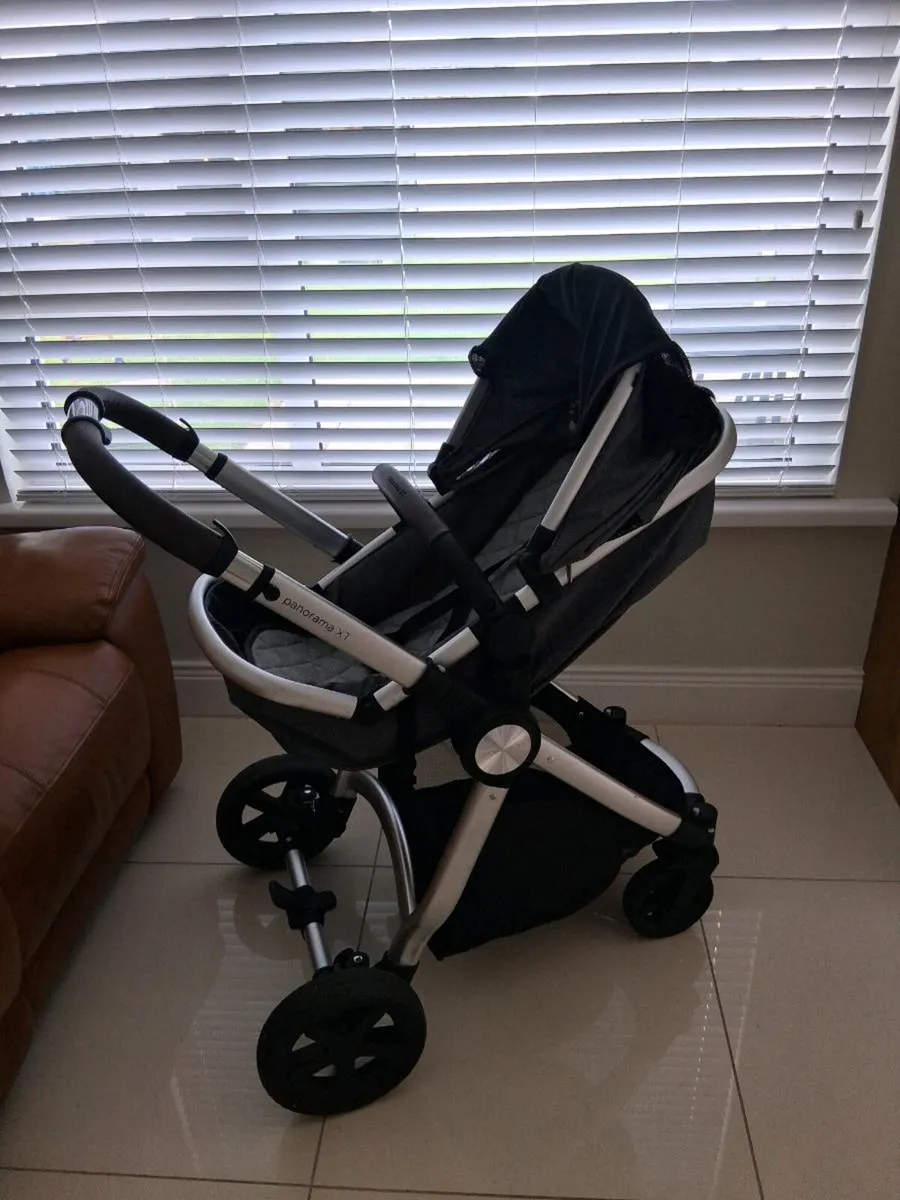 Car Seat & Pram Set with ISOFIX Base - Image 2