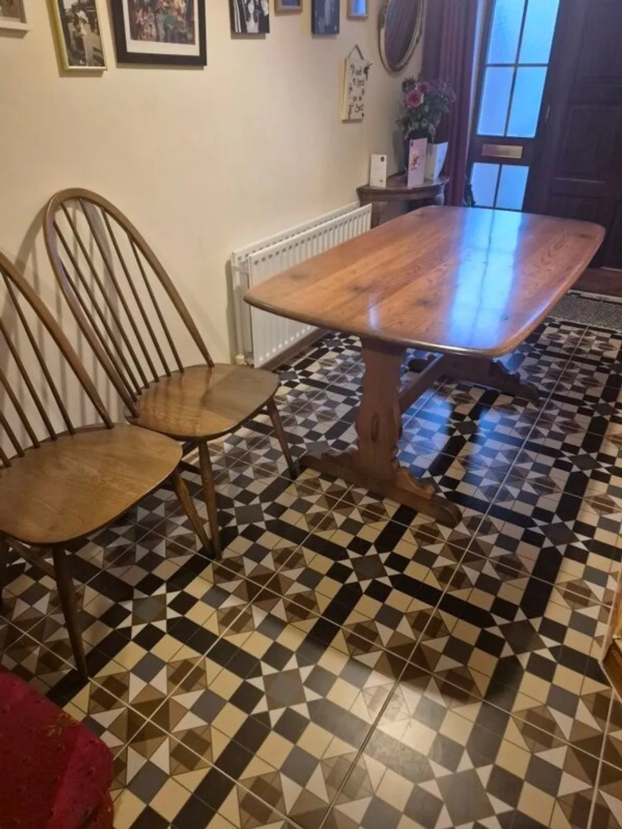Ercol Dining Table with 2 Chairs - Image 1