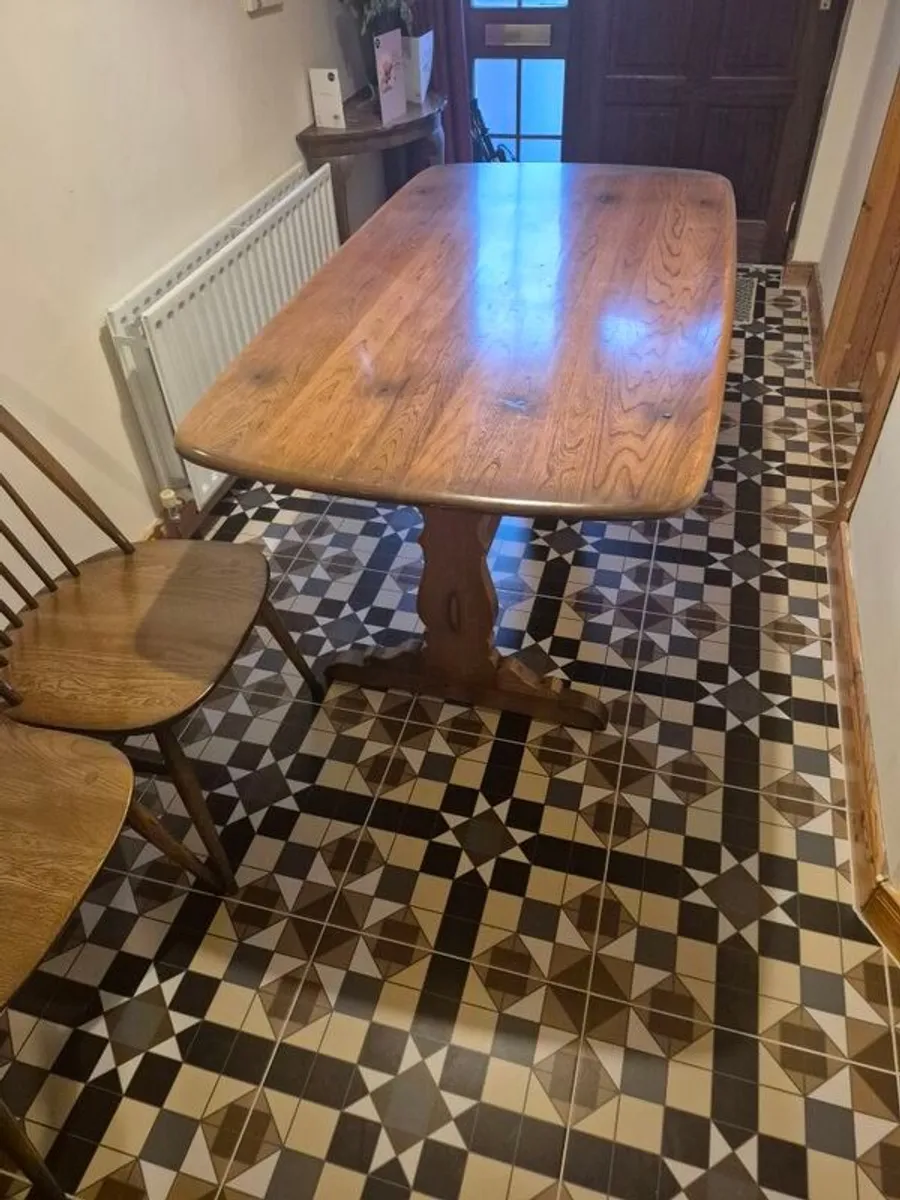 Ercol Dining Table with 2 Chairs - Image 3