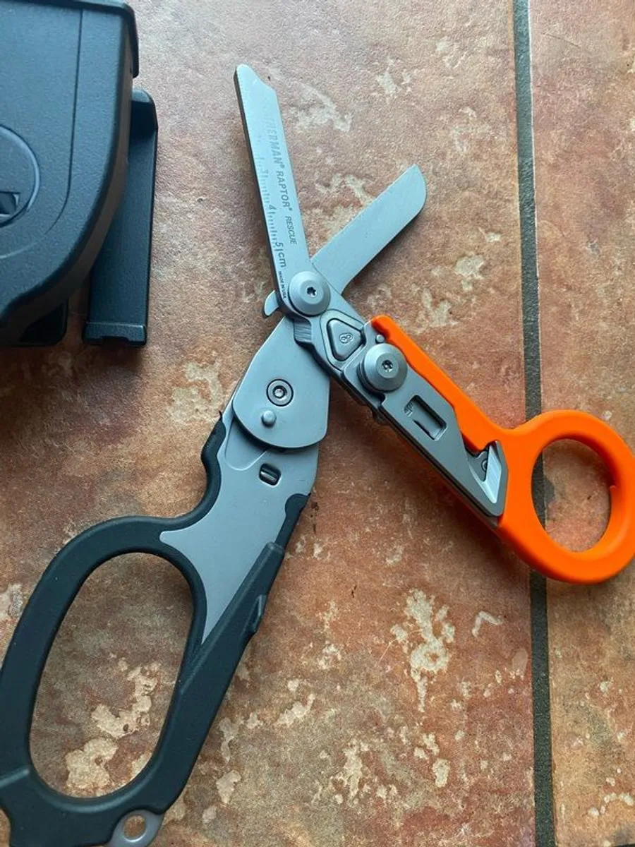 Leatherman raptor - Image 1
