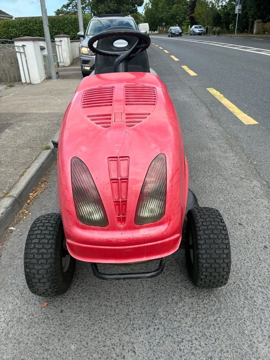 Castle garden ride on lawnmower - Image 4