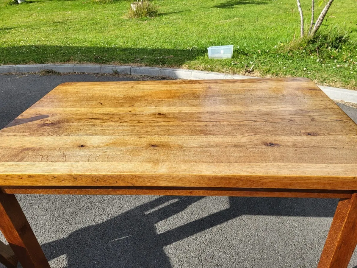Solid Oak table and Chairs x4 - Image 3