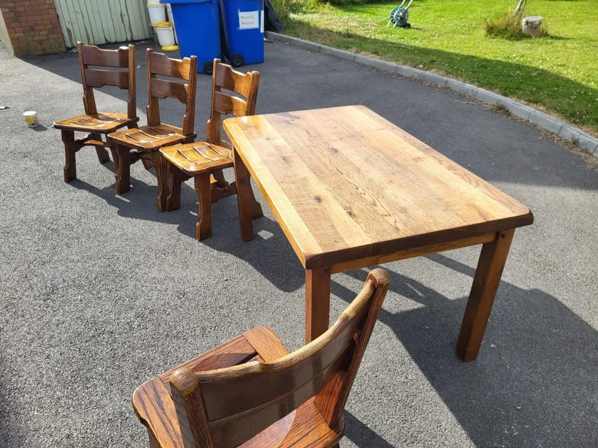 Solid Oak table and Chairs x4 - Image 4