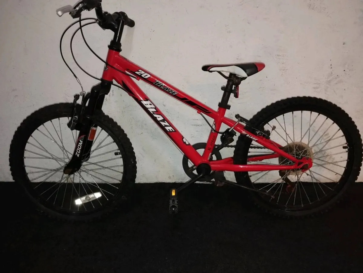 Boys 20inch bike - Image 2