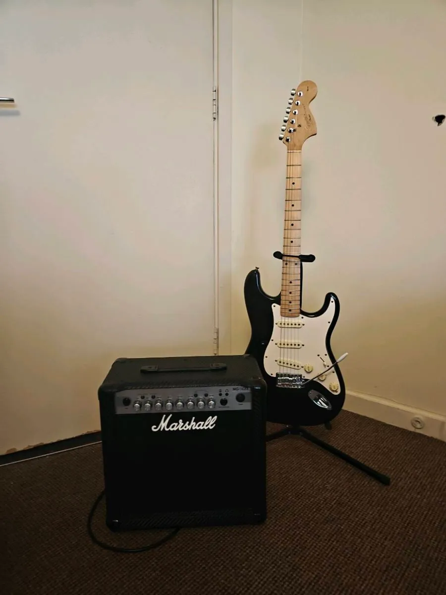 Squier Stratocaster & Marshall MG15 CFX Amp bundle - Image 1