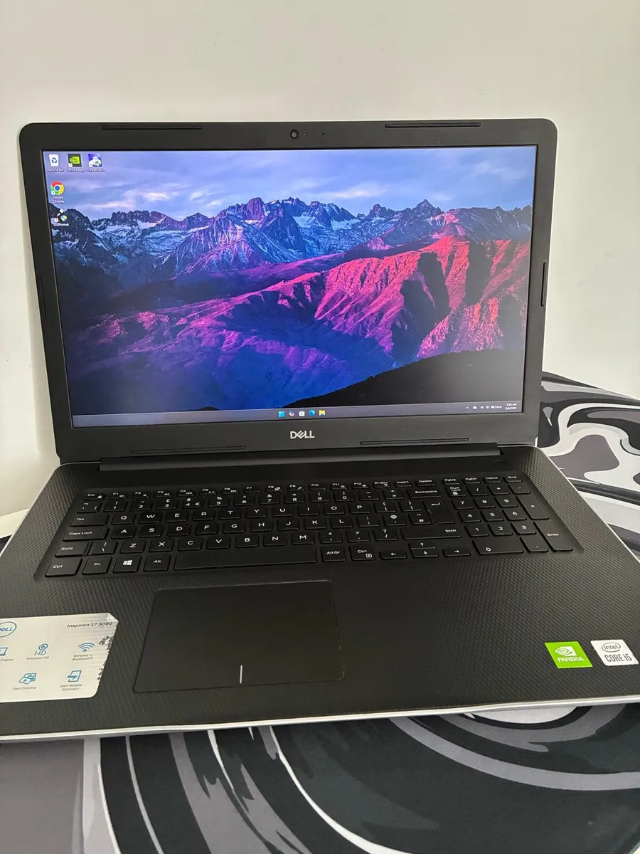 Laptop Dell Inspiron 17” 3793 | SSD , Windows 11 - Image 1